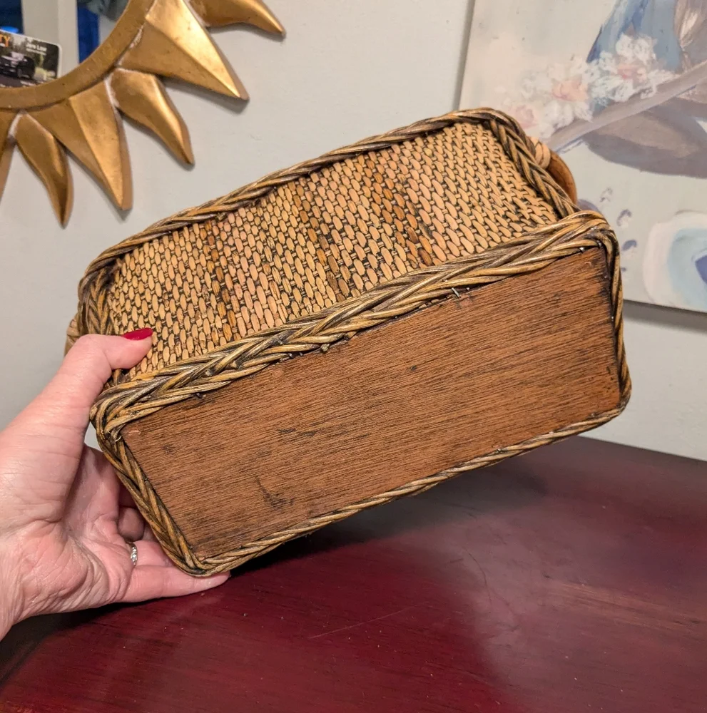Basket Utensil Caddy Divided Storage Bohemian Organizer Vintage EUC Brown Wicker